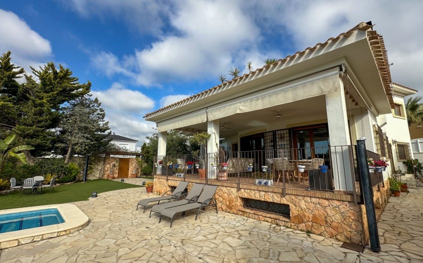Herverkoop - Villa -
Dehesa de Campoamor - Costa Blanca