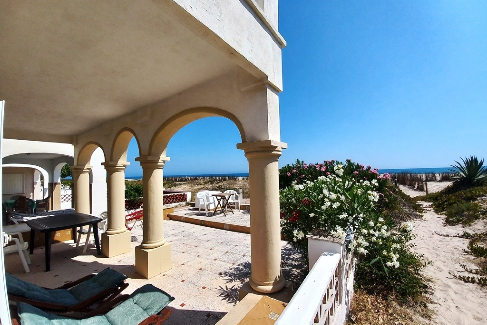 Herverkoop - Villa -
Denia