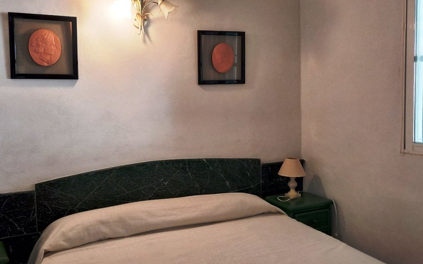 Herverkoop - Villa -
Denia