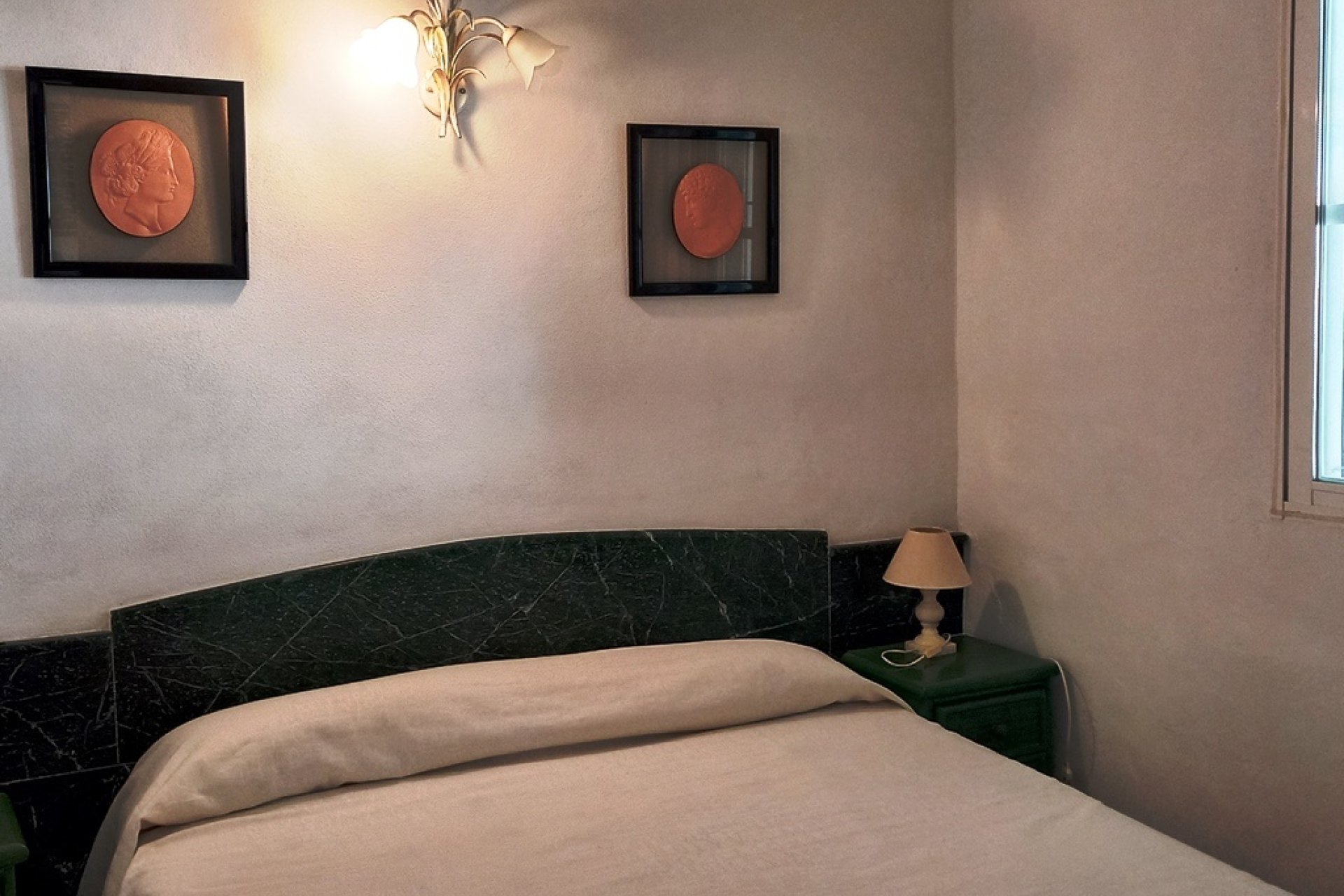 Herverkoop - Villa -
Denia