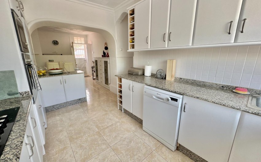 Herverkoop - Villa -
Dolores - Comunidad Valenciana
