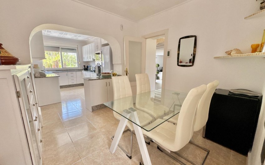 Herverkoop - Villa -
Dolores - Comunidad Valenciana