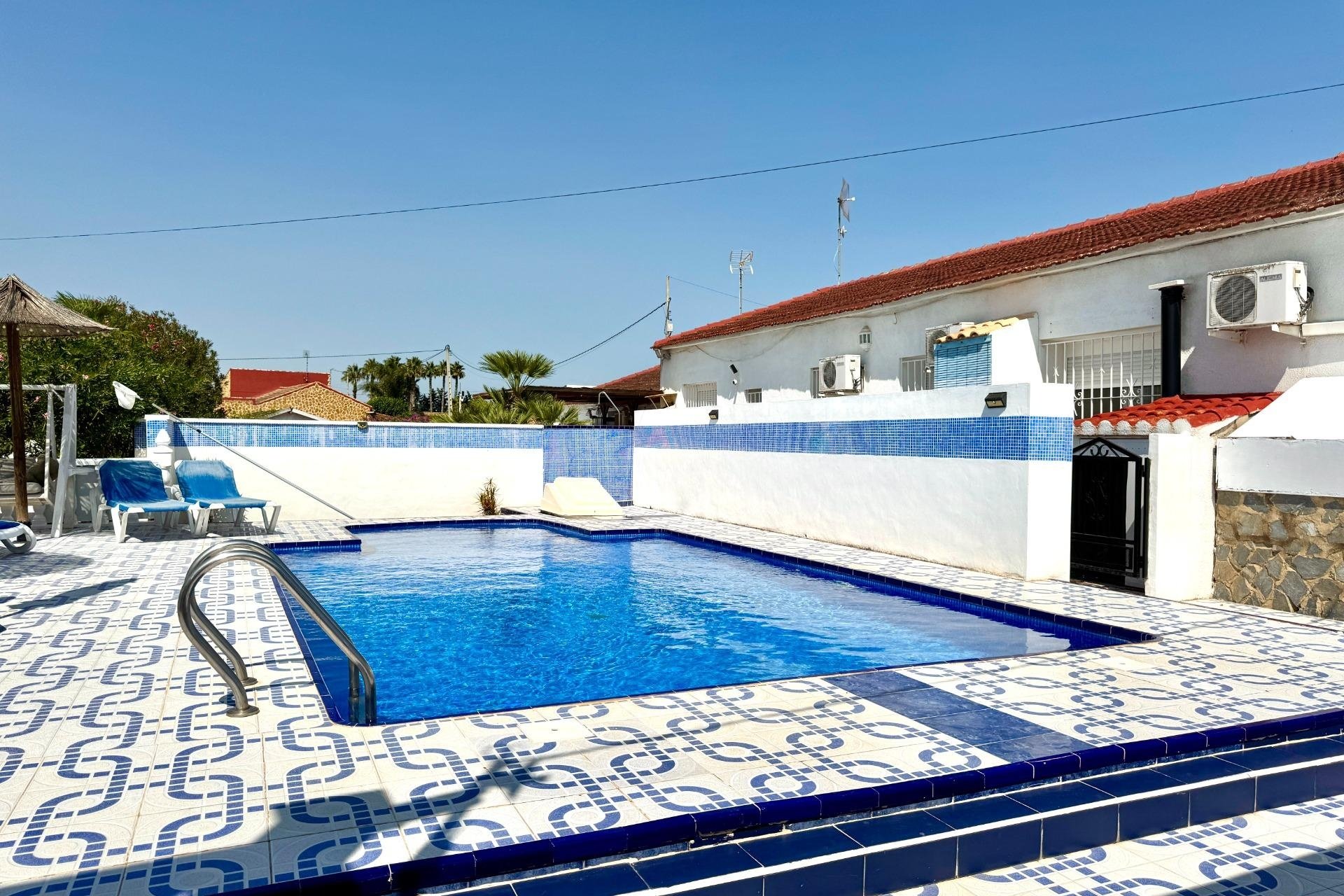 Herverkoop - Villa -
Dolores - Comunidad Valenciana
