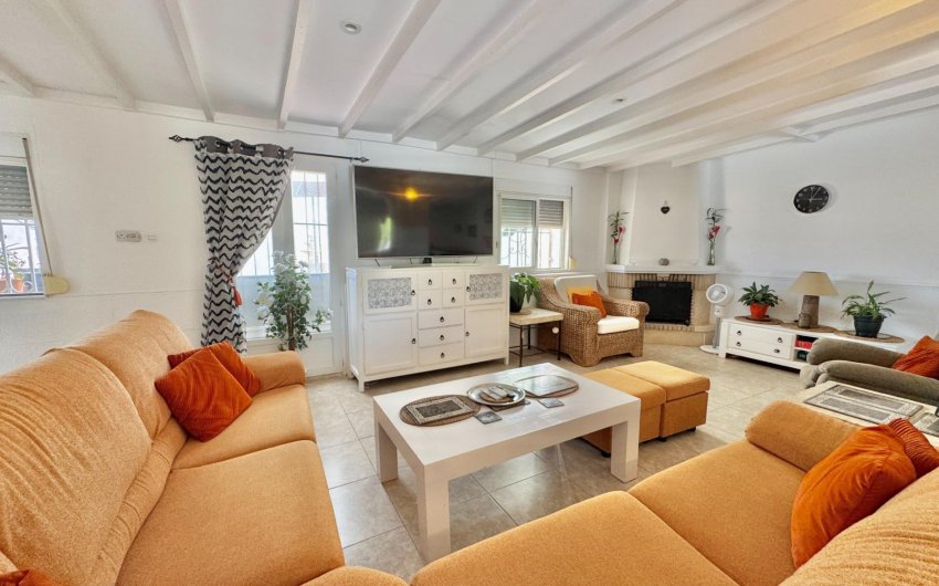 Herverkoop - Villa -
Dolores - Comunidad Valenciana