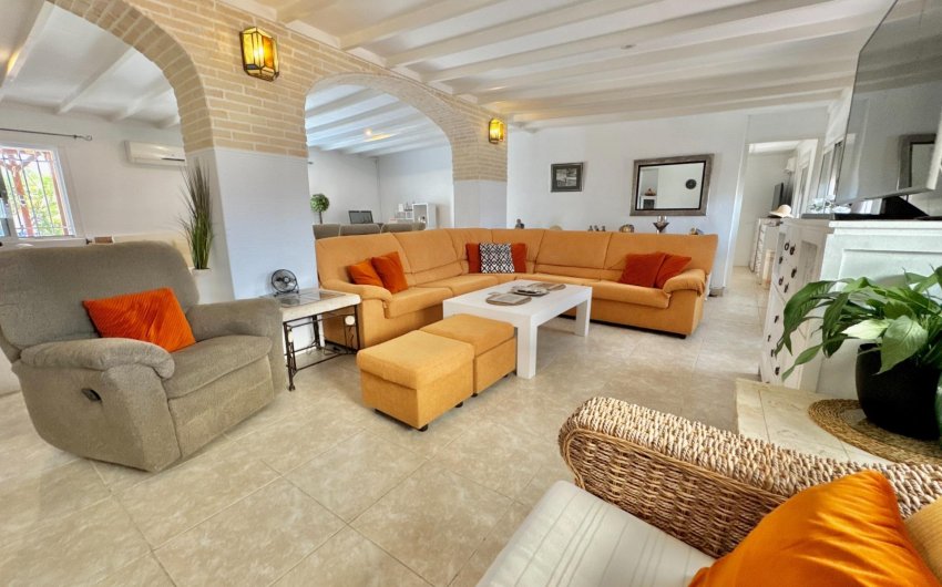Herverkoop - Villa -
Dolores - Comunidad Valenciana