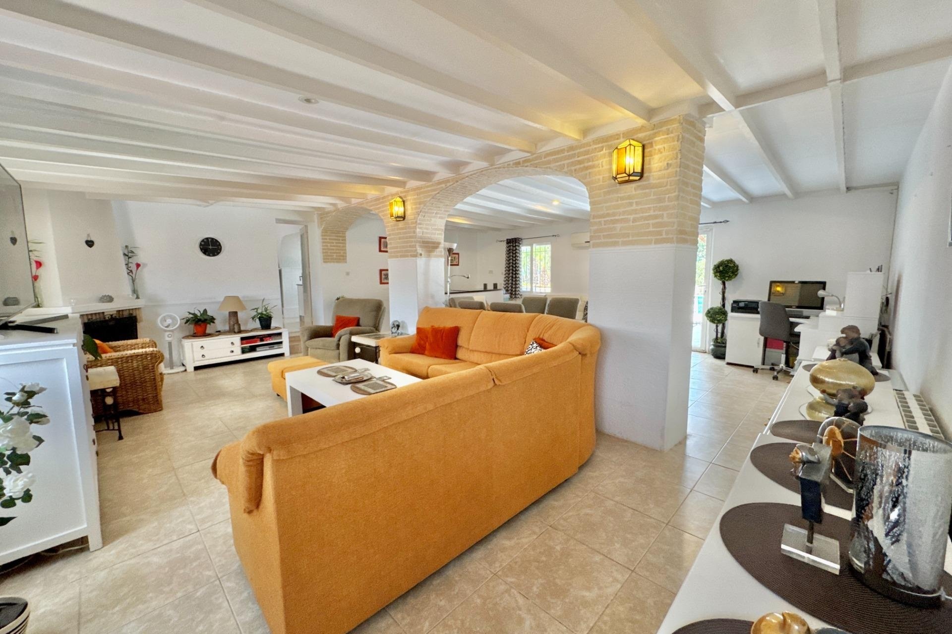 Herverkoop - Villa -
Dolores - Comunidad Valenciana