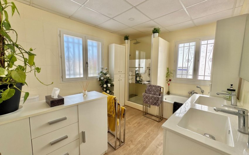 Herverkoop - Villa -
Dolores - Comunidad Valenciana