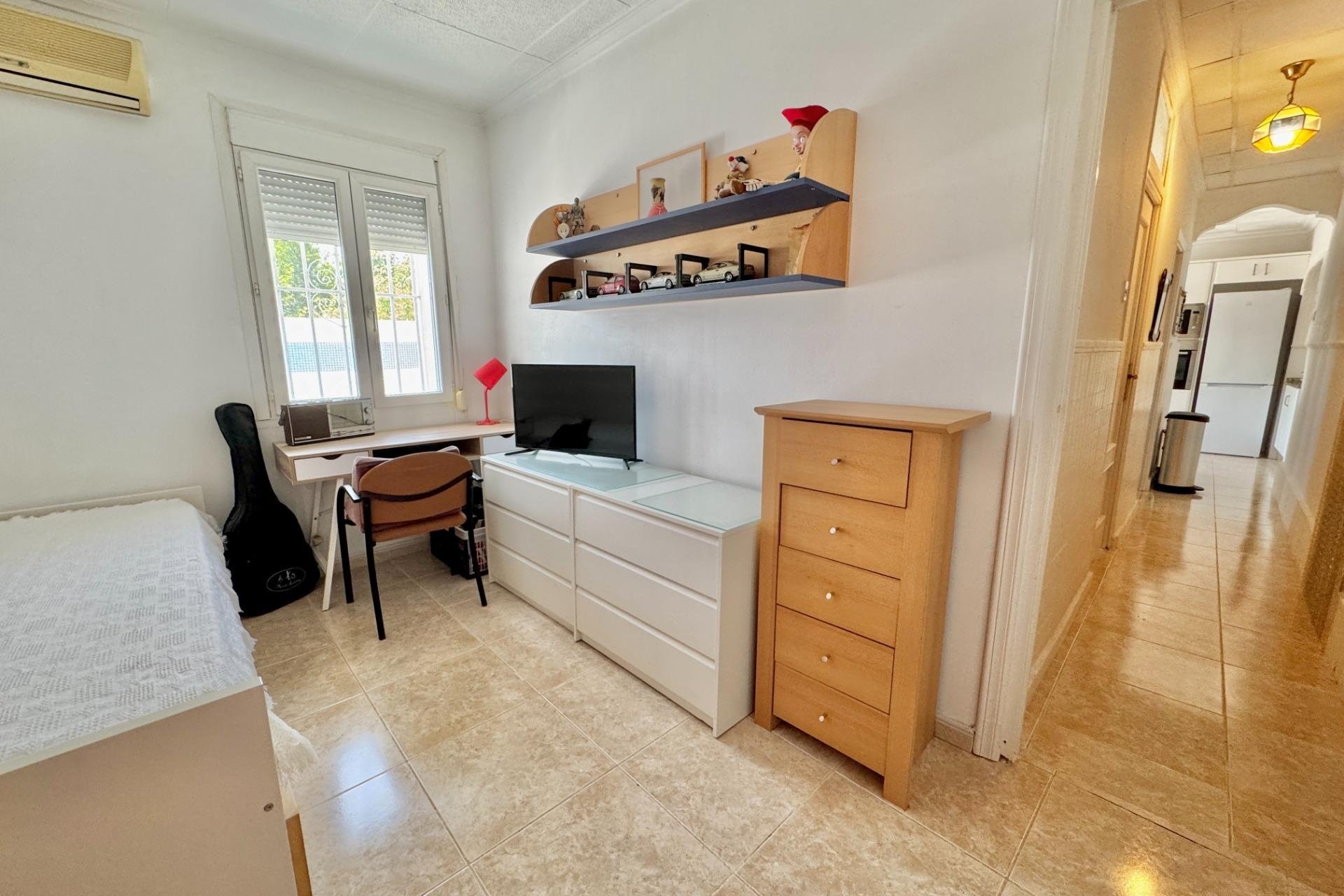 Herverkoop - Villa -
Dolores - Comunidad Valenciana