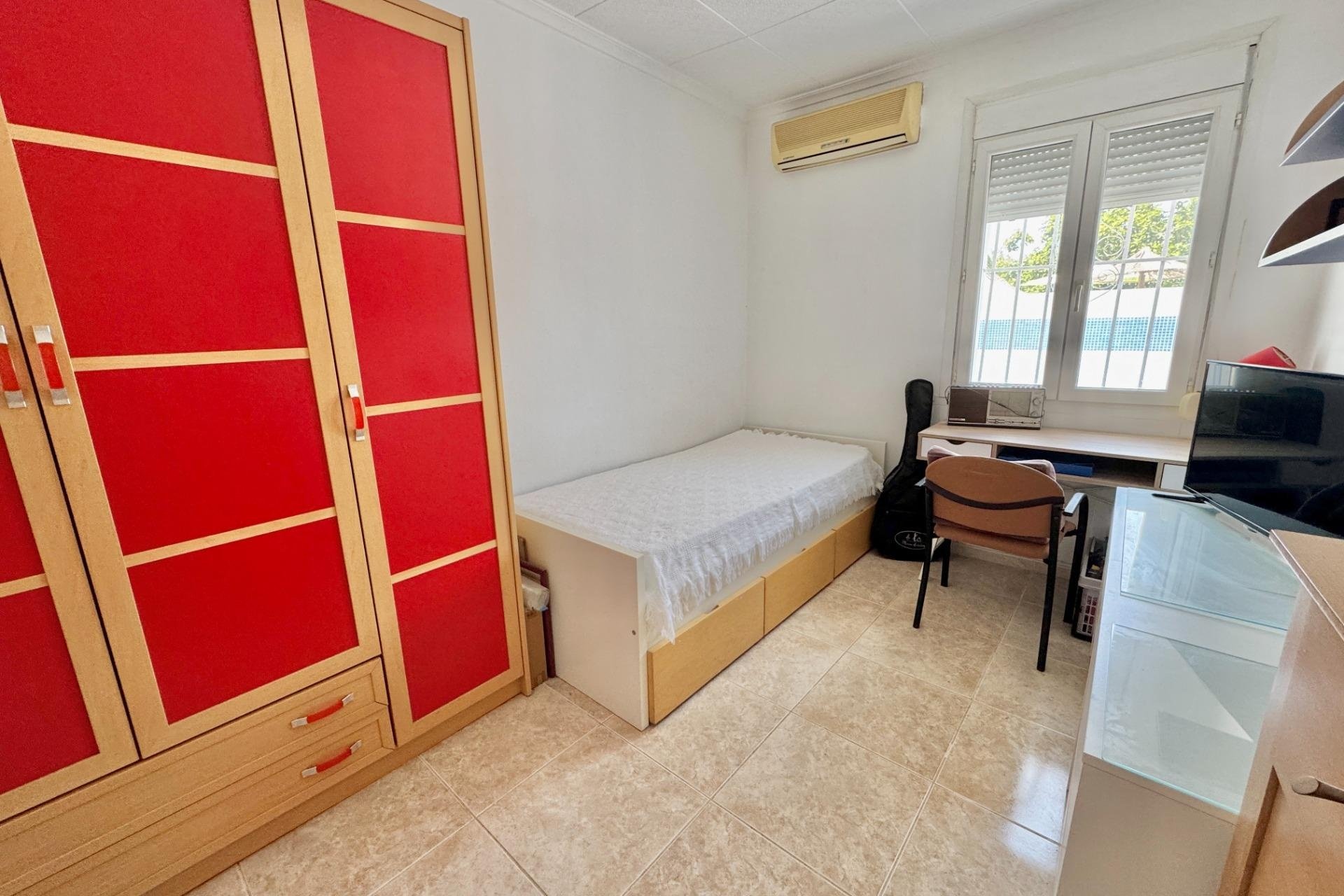 Herverkoop - Villa -
Dolores - Comunidad Valenciana
