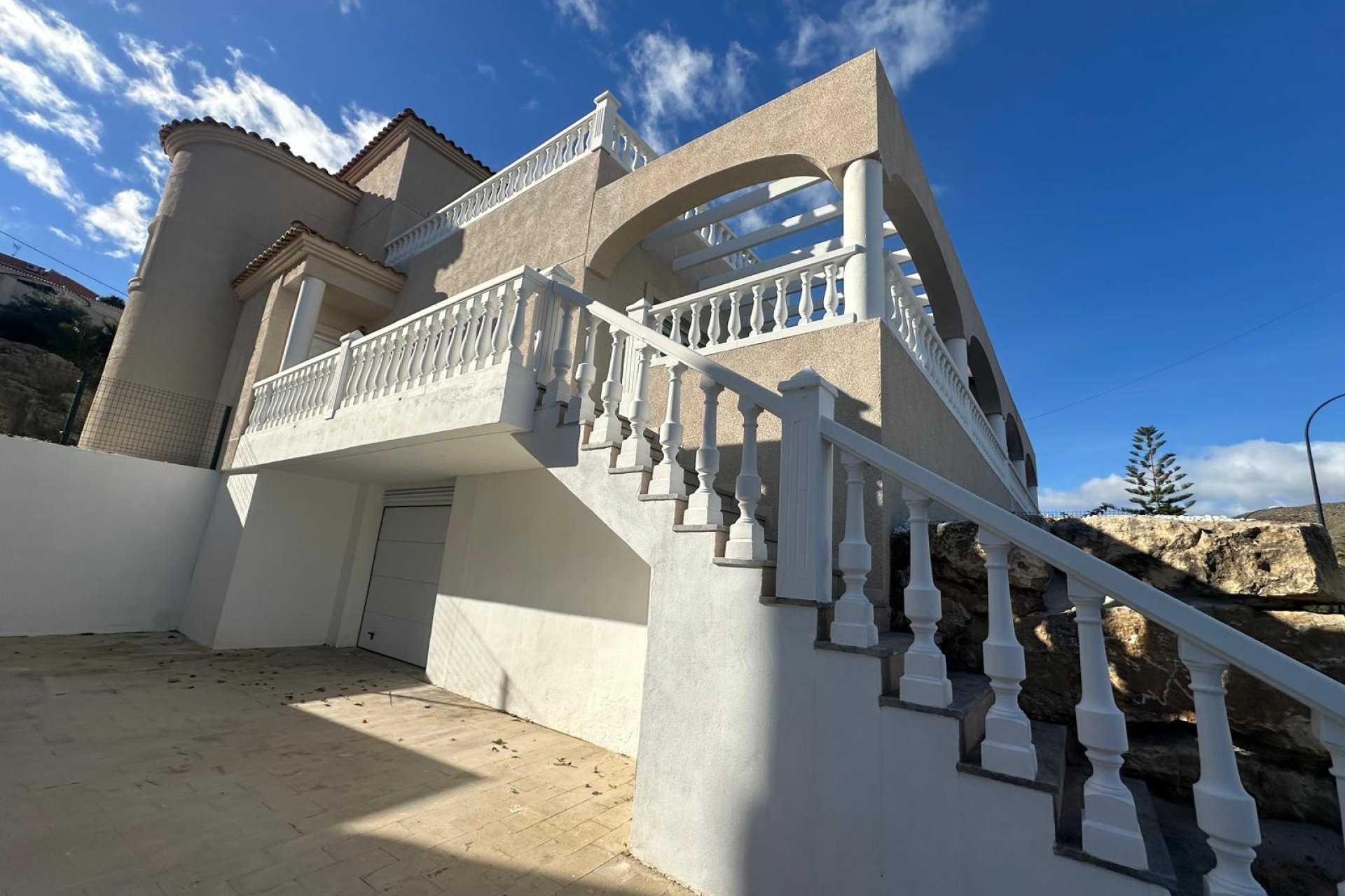 Herverkoop - Villa -
El Campello - Costa Blanca