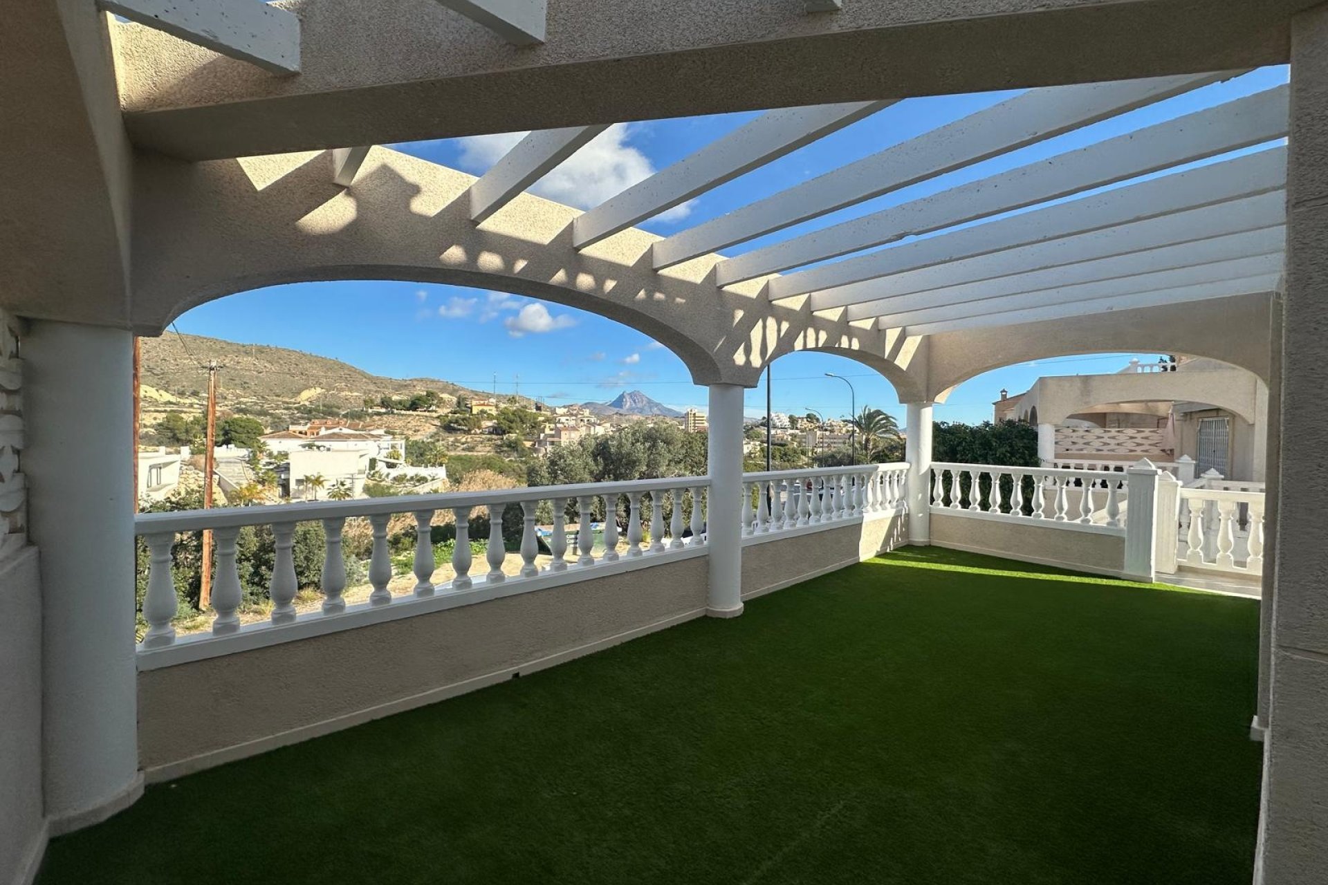 Herverkoop - Villa -
El Campello - Costa Blanca