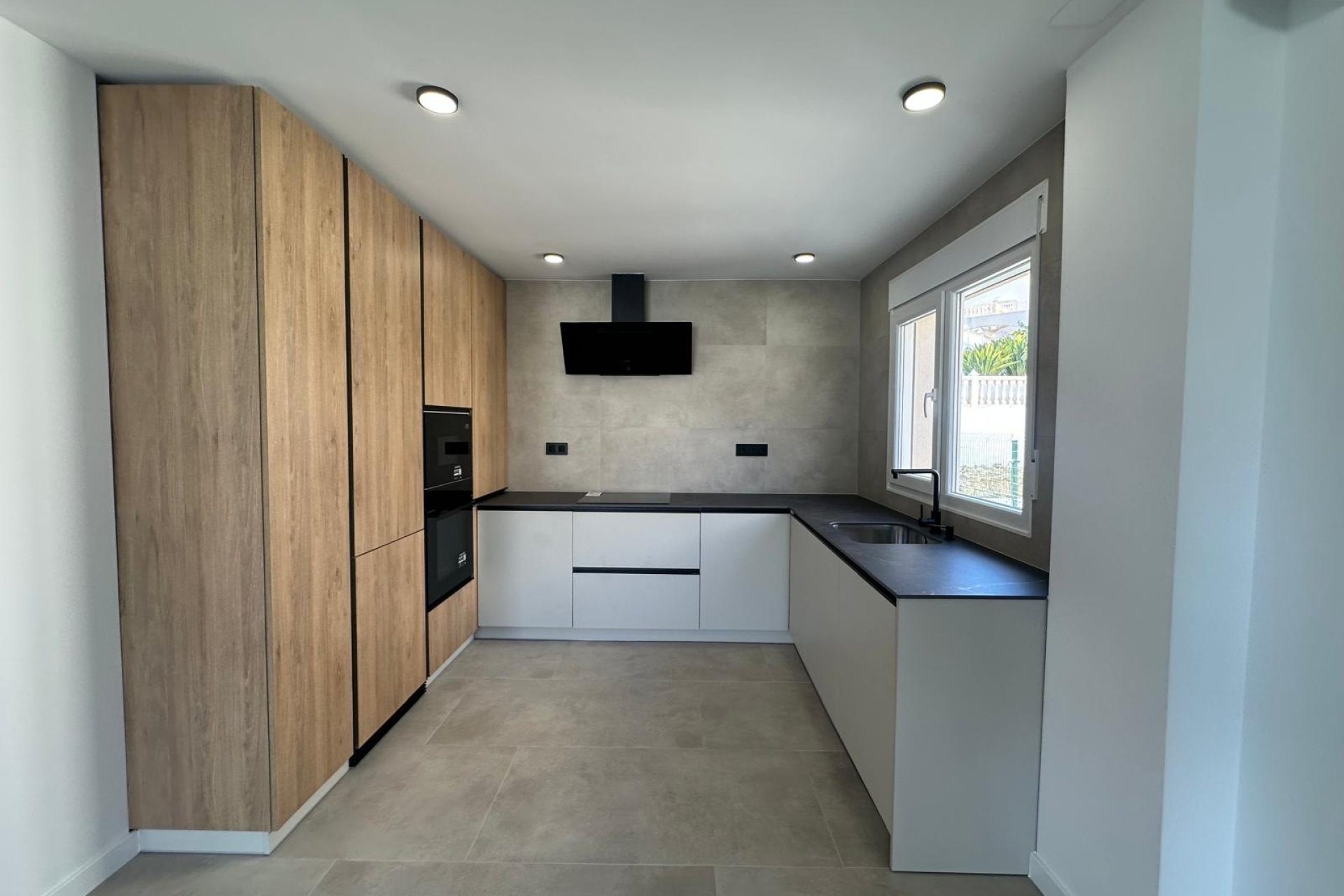 Herverkoop - Villa -
El Campello - Costa Blanca