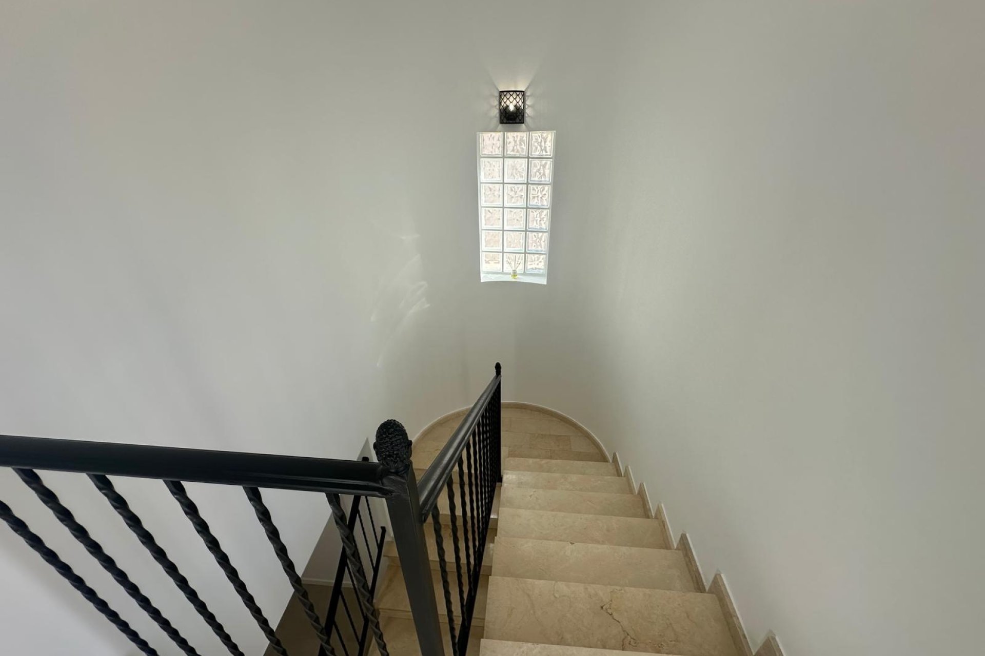 Herverkoop - Villa -
El Campello - Costa Blanca