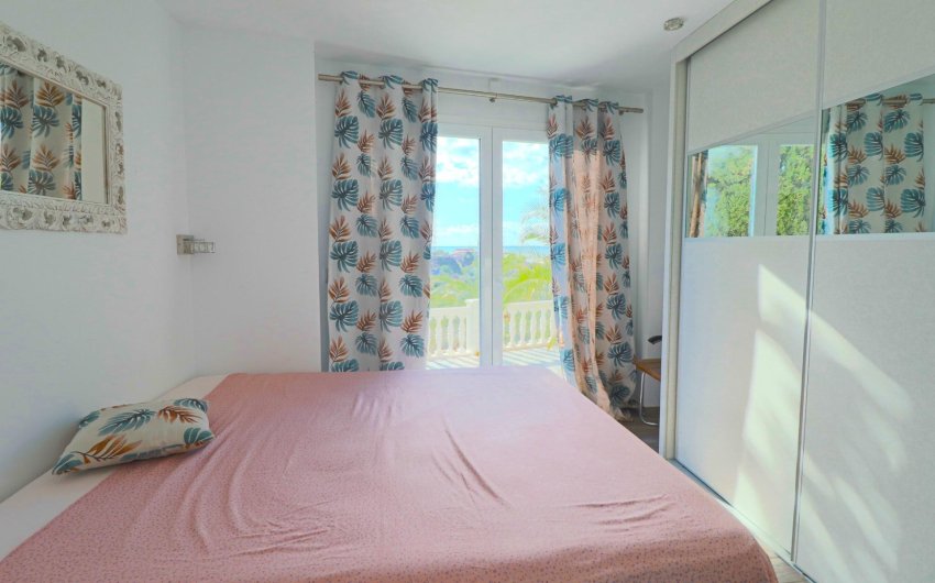 Herverkoop - Villa -
El Campello - Coveta fuma