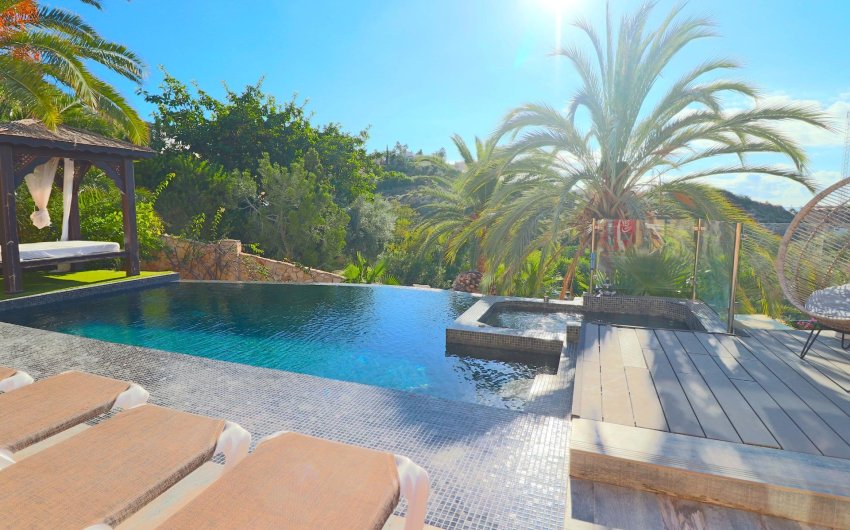 Herverkoop - Villa -
El Campello - Coveta fuma