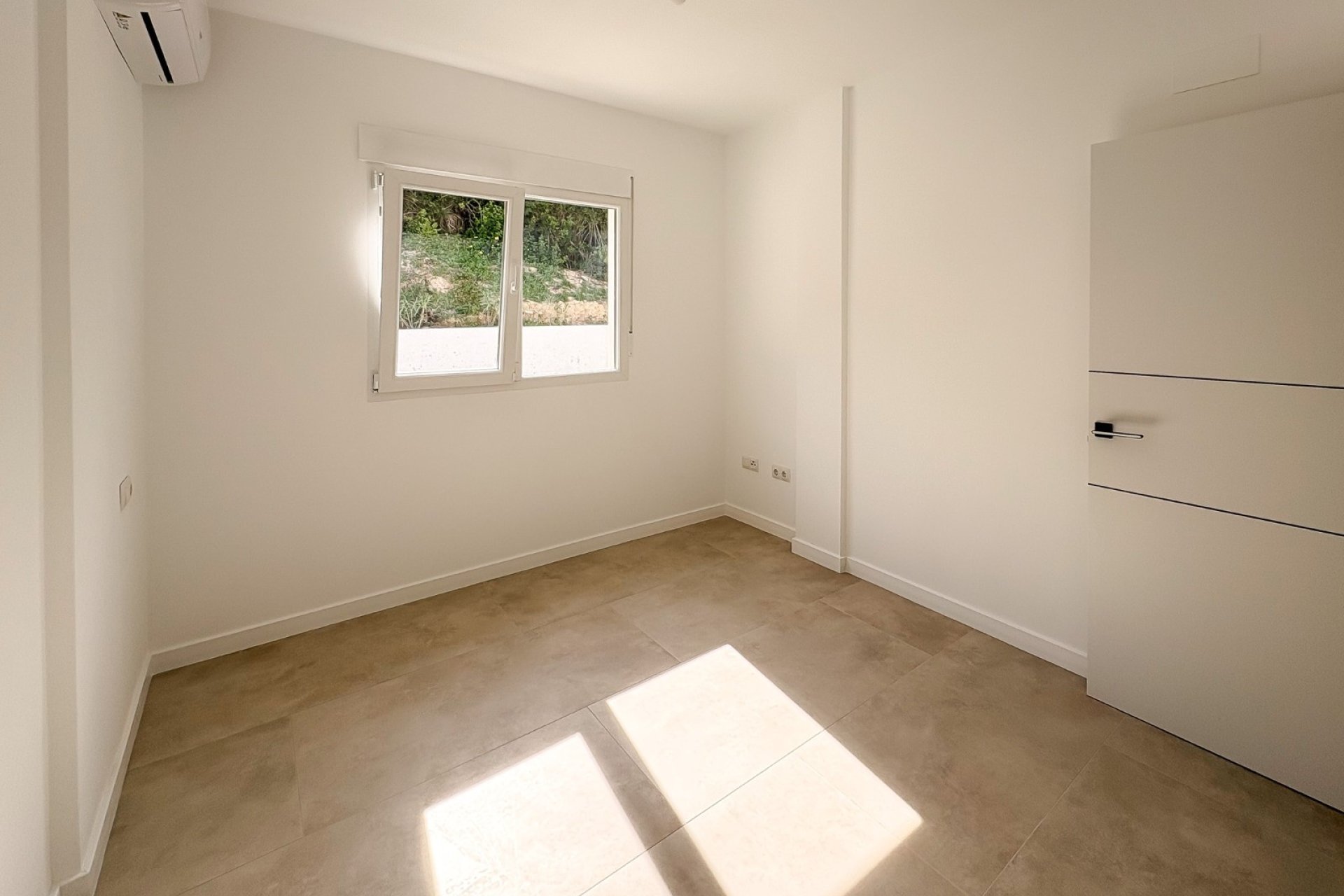 Herverkoop - Villa -
El Campello - Pueblo Acantilado - Venta Lanuza