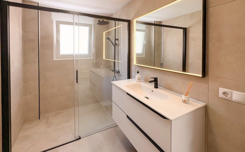 Herverkoop - Villa -
El Campello - Pueblo Acantilado - Venta Lanuza