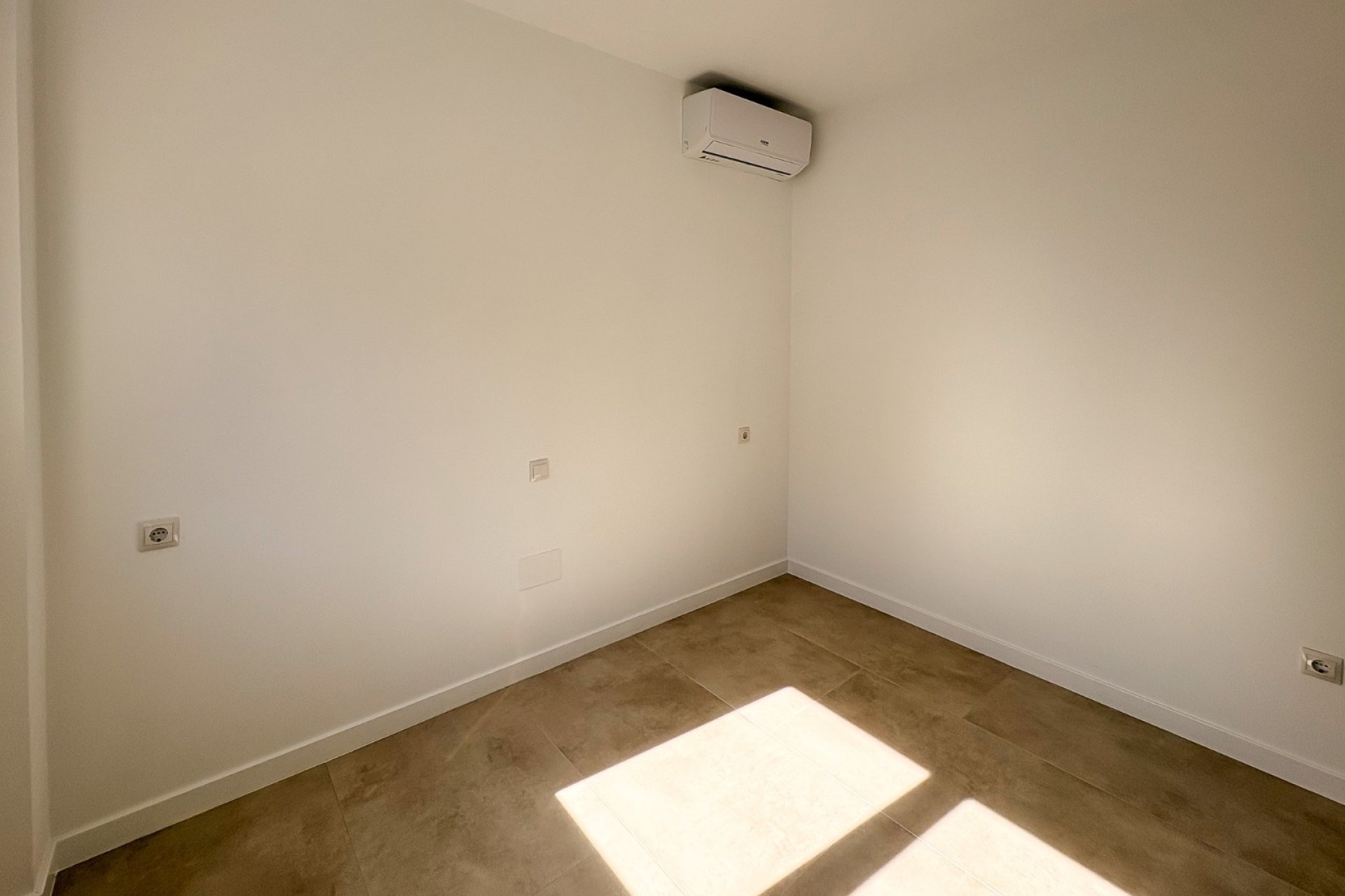 Herverkoop - Villa -
El Campello - Pueblo Acantilado - Venta Lanuza