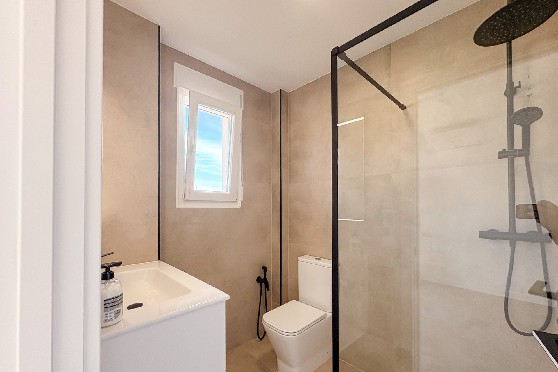 Herverkoop - Villa -
El Campello - Pueblo Acantilado - Venta Lanuza