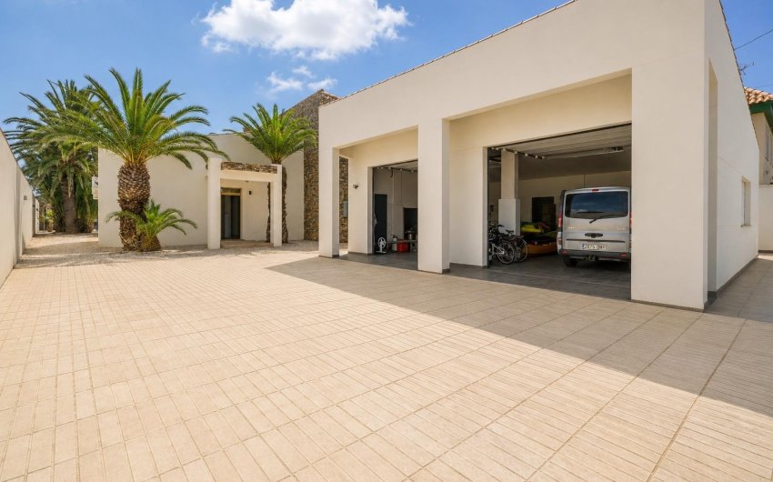 Herverkoop - Villa -
EL Carmoli Los Urrutias