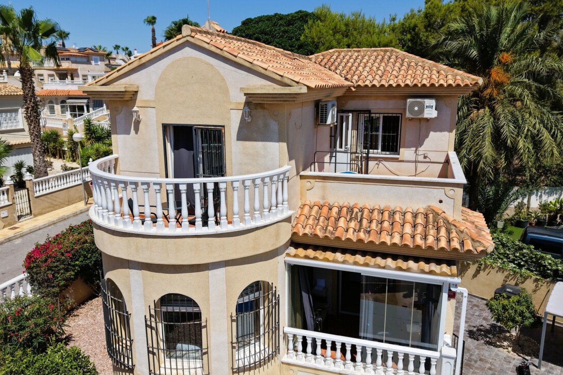Herverkoop - Villa -
El Galan - Inland