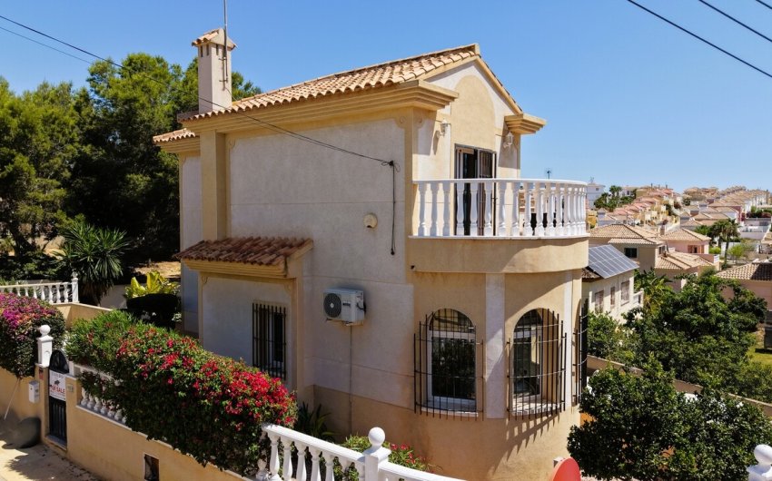 Herverkoop - Villa -
El Galan - Inland