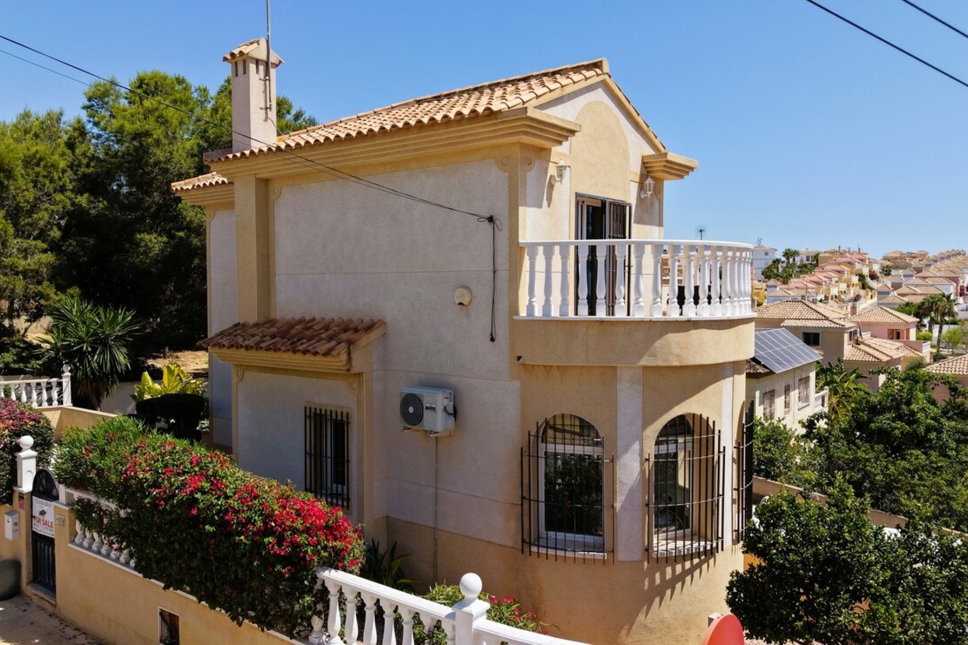 Herverkoop - Villa -
El Galan - Inland