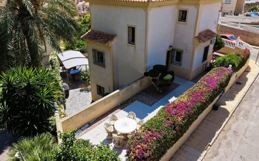 Herverkoop - Villa -
El Galan - Inland