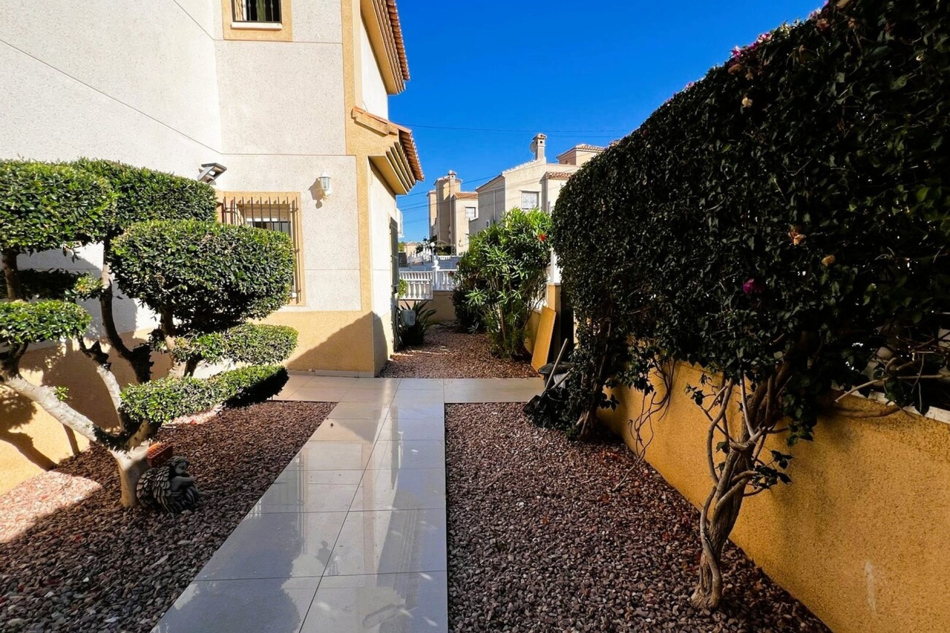 Herverkoop - Villa -
El Galan - Inland