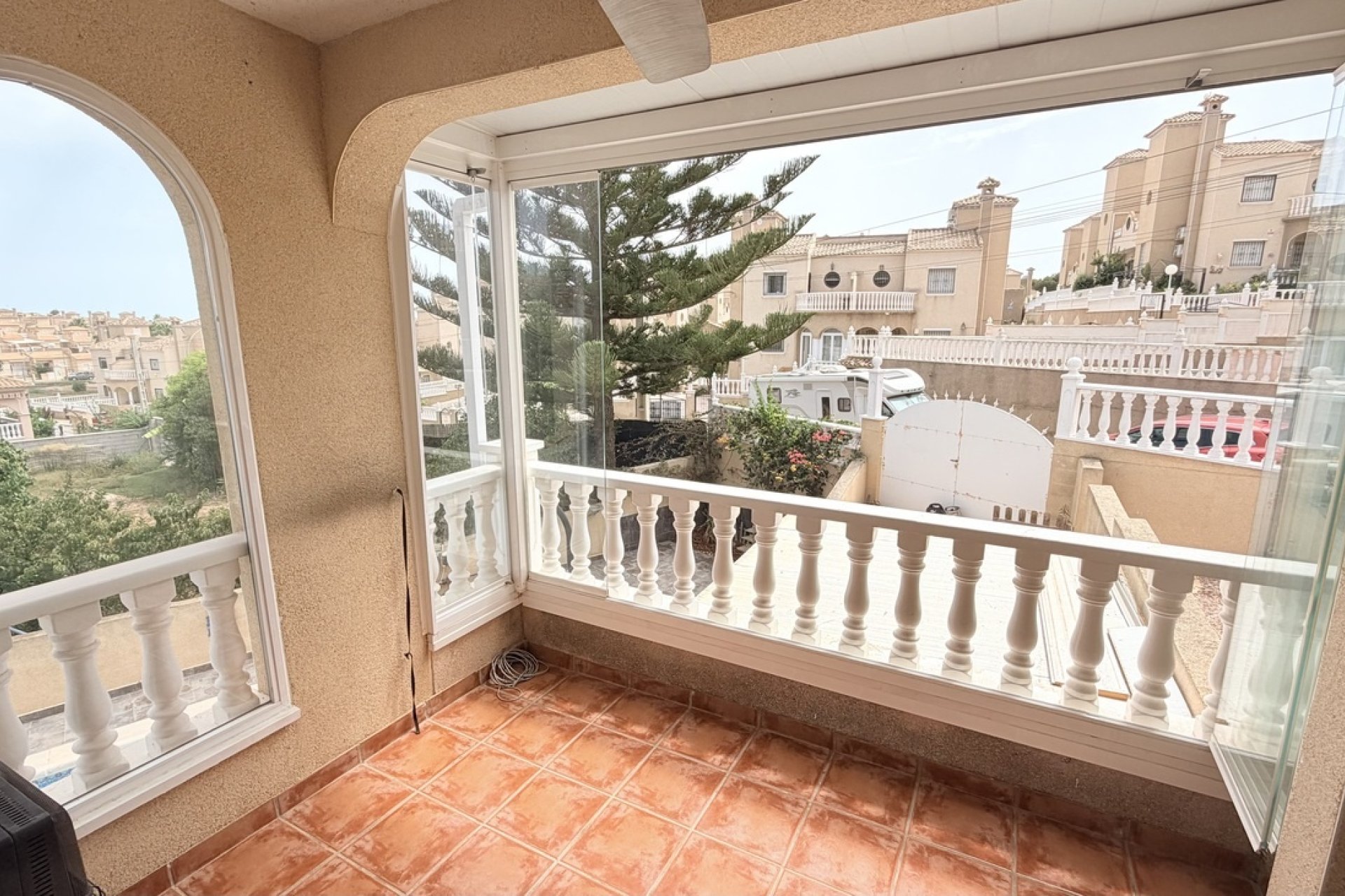 Herverkoop - Villa -
El Galan - Inland