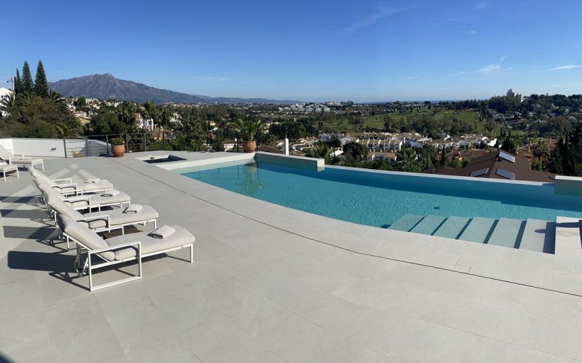 Herverkoop - Villa -
El Paraíso, Estepona - Costa del Sol
