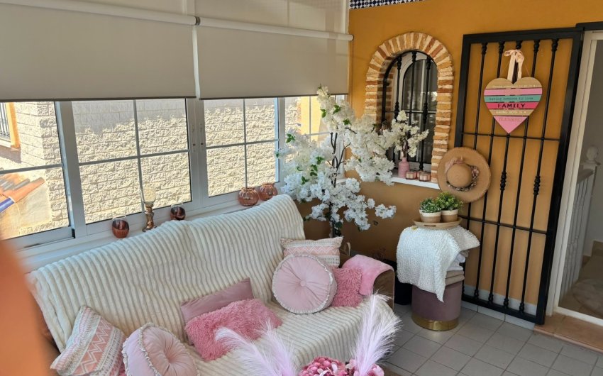 Herverkoop - Villa -
El Raso - Costa Blanca