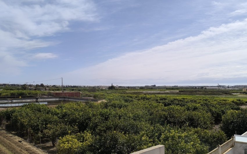 Herverkoop - Villa -
El Raso - Costa Blanca