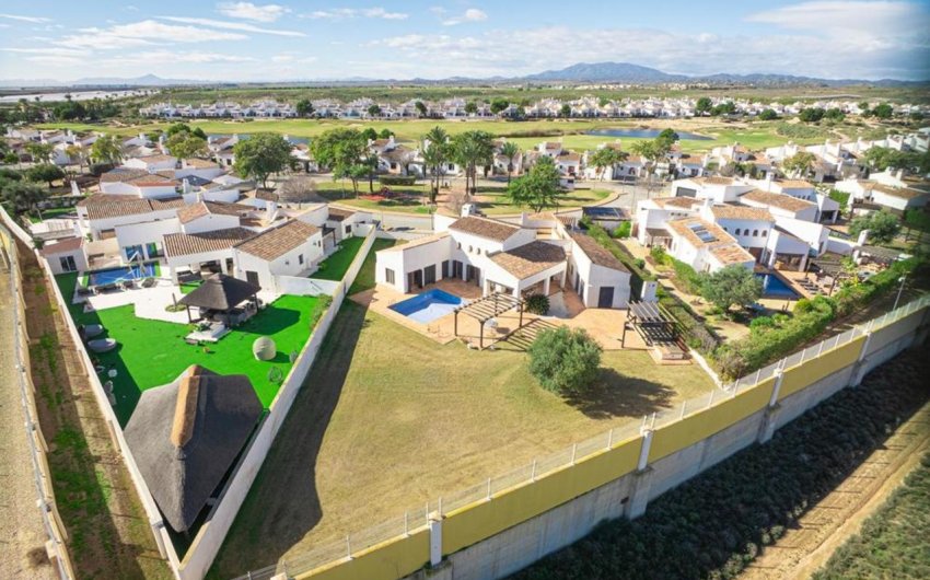 Herverkoop - Villa -
El Valle Golf Resort