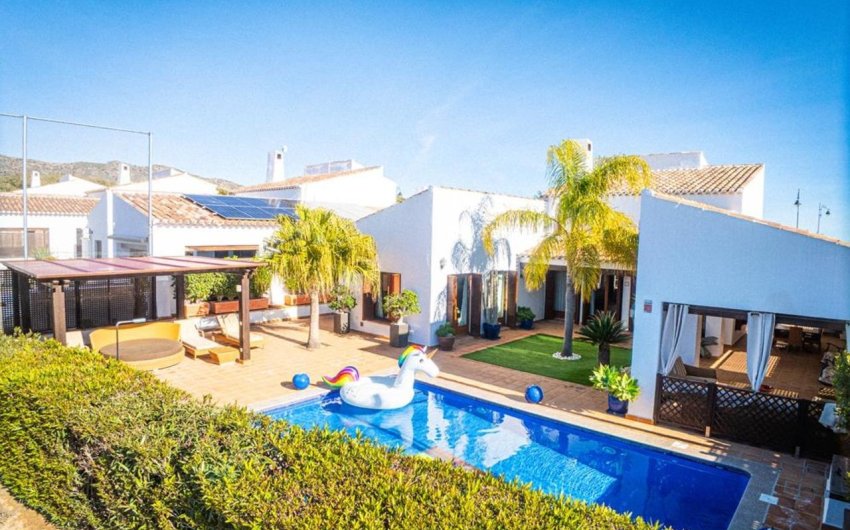 Herverkoop - Villa -
El Valle Golf Resort