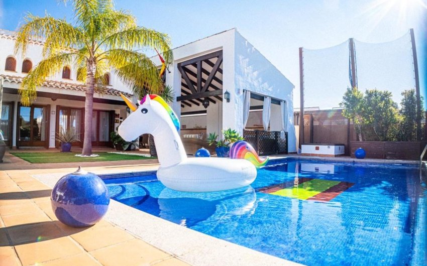 Herverkoop - Villa -
El Valle Golf Resort