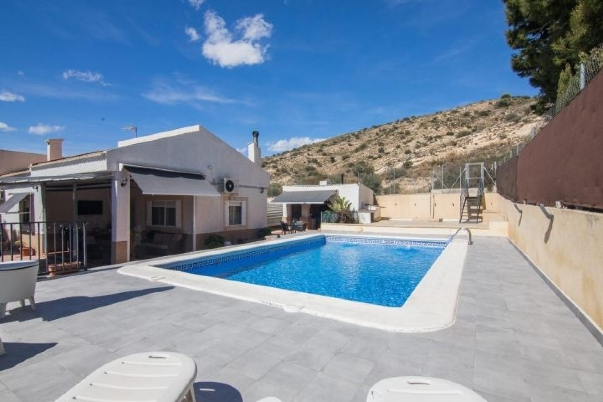 Herverkoop - Villa -
Elche - Costa Blanca