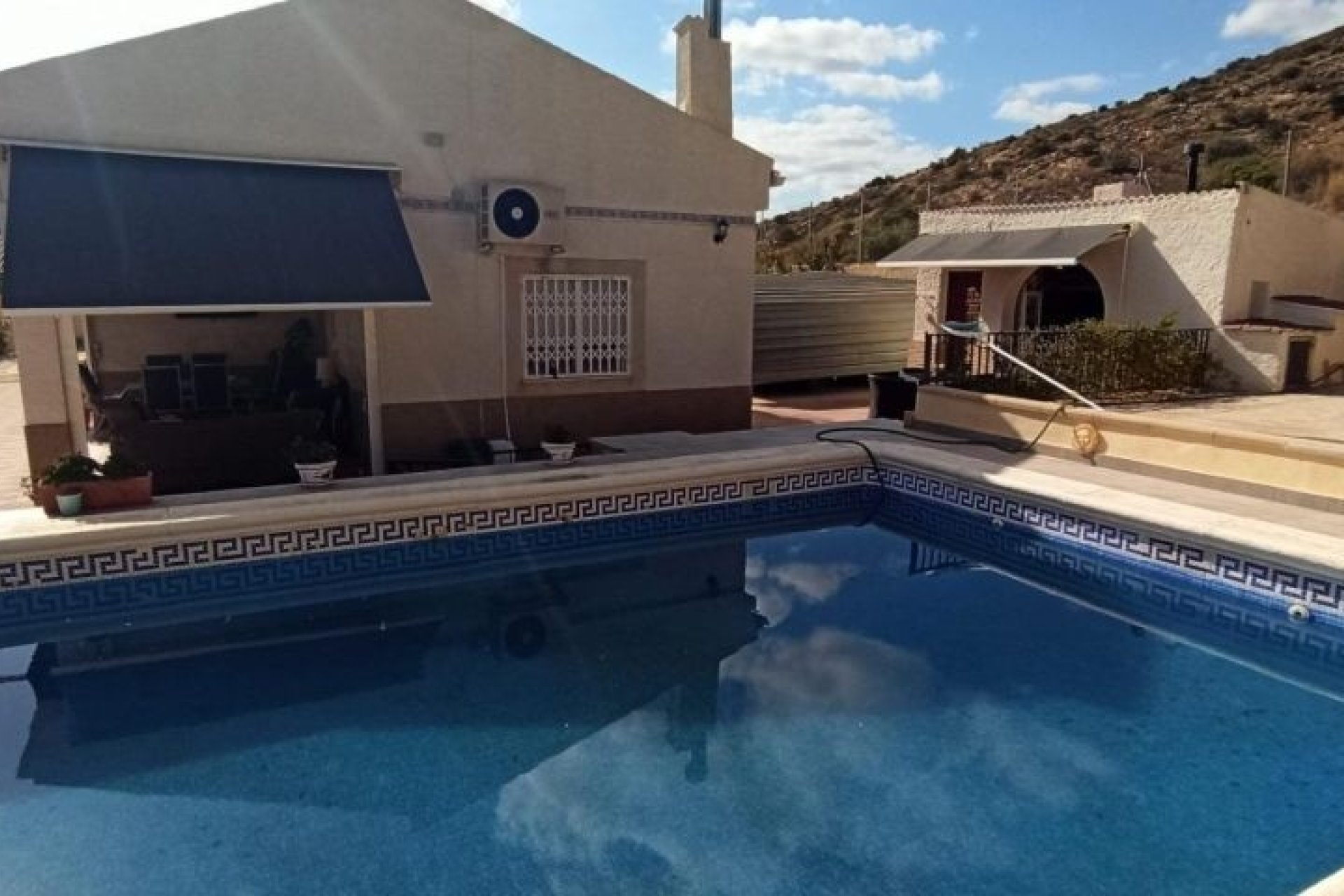 Herverkoop - Villa -
Elche - Costa Blanca