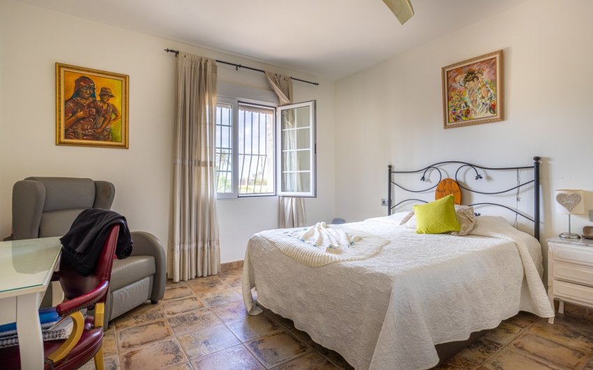 Herverkoop - Villa -
Elche - Costa Blanca