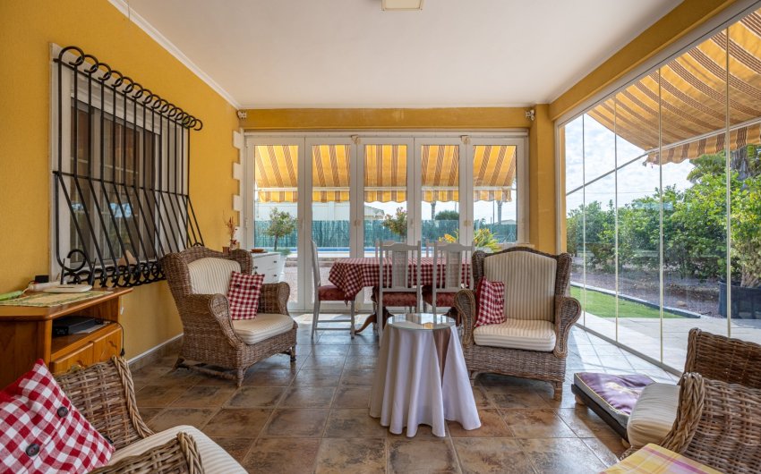 Herverkoop - Villa -
Elche - Costa Blanca