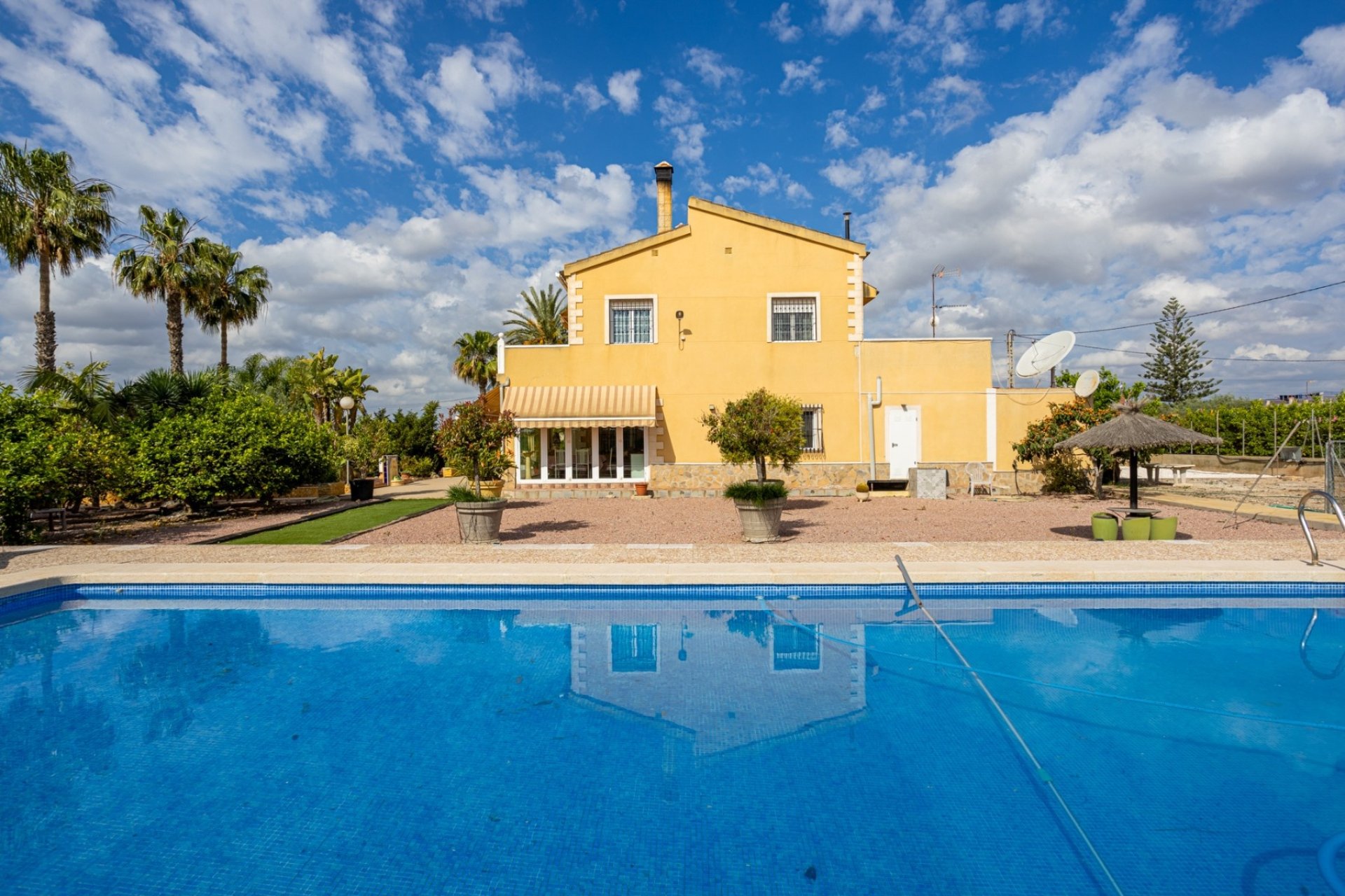 Herverkoop - Villa -
Elche - Costa Blanca