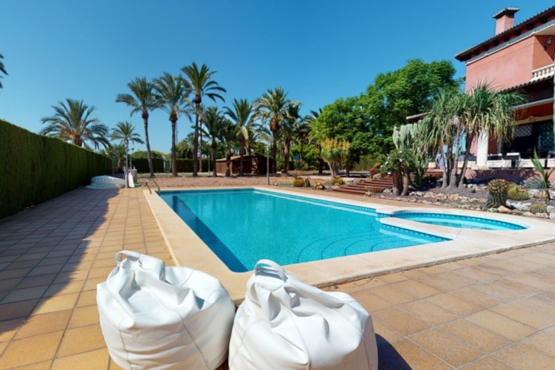 Herverkoop - Villa -
Elche - Costa Blanca