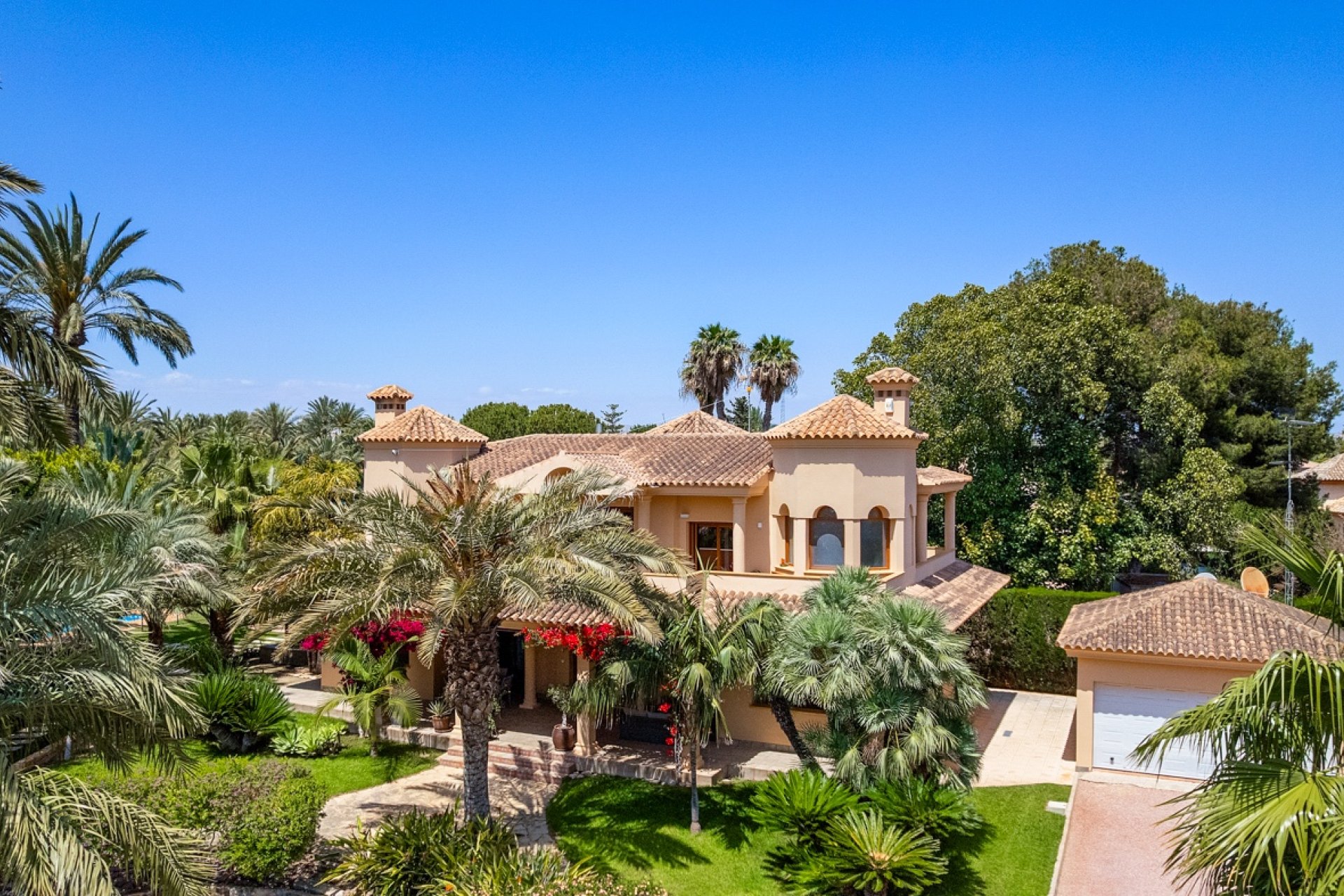 Herverkoop - Villa -
Elche