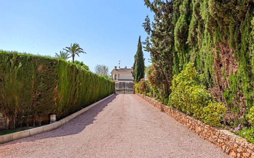 Herverkoop - Villa -
Elche