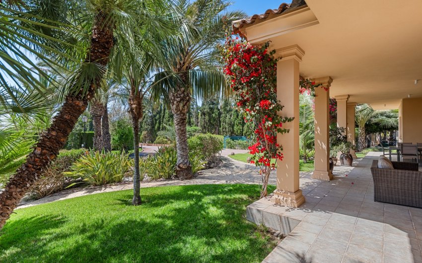 Herverkoop - Villa -
Elche