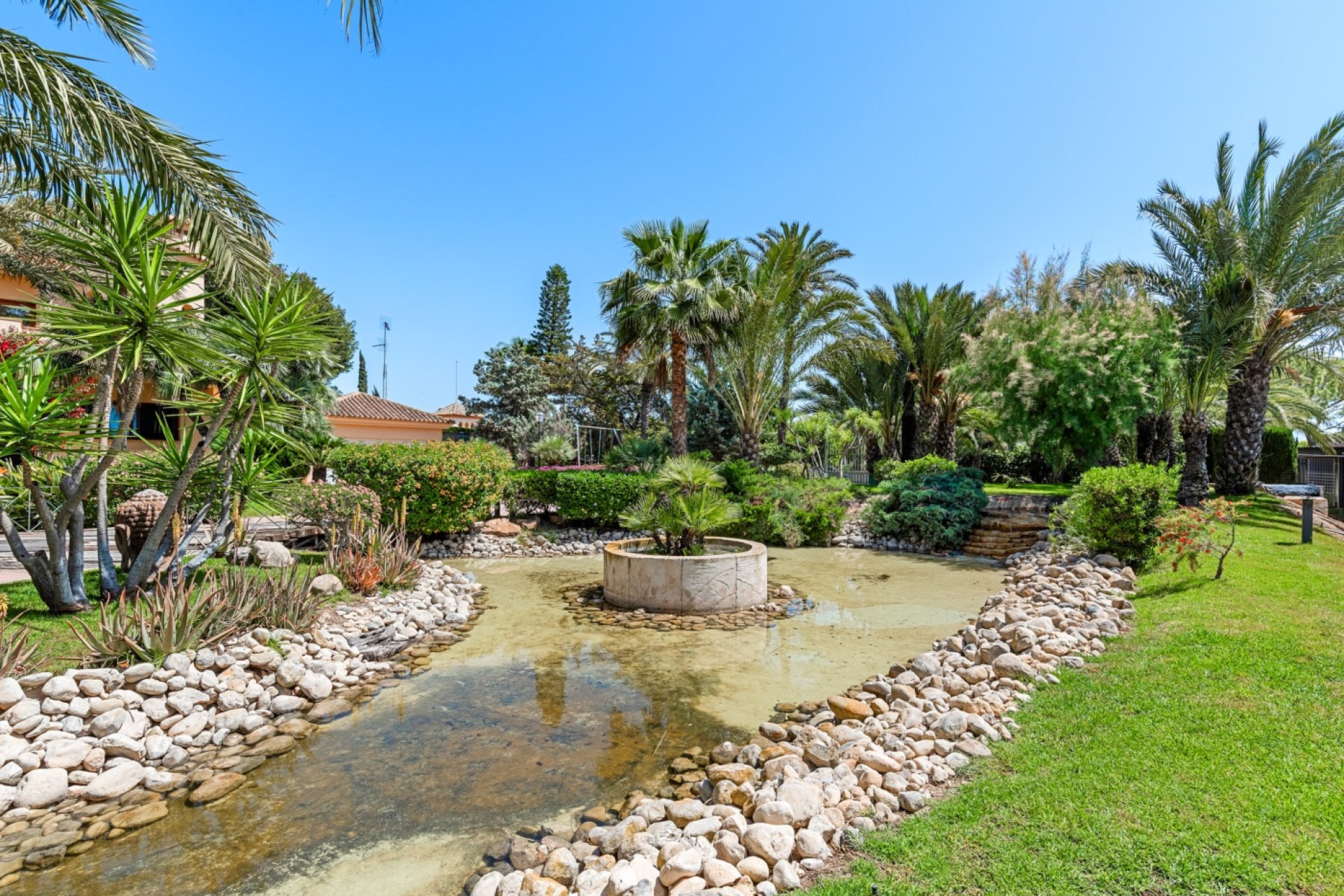 Herverkoop - Villa -
Elche