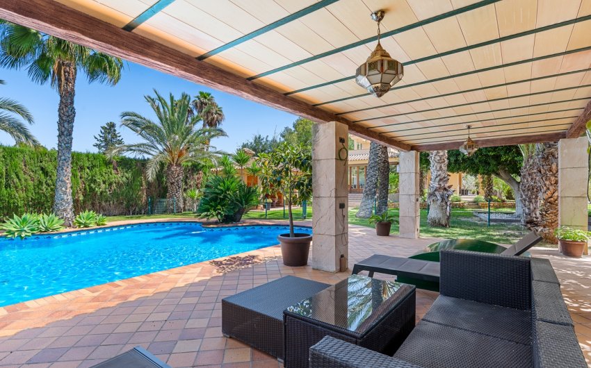 Herverkoop - Villa -
Elche