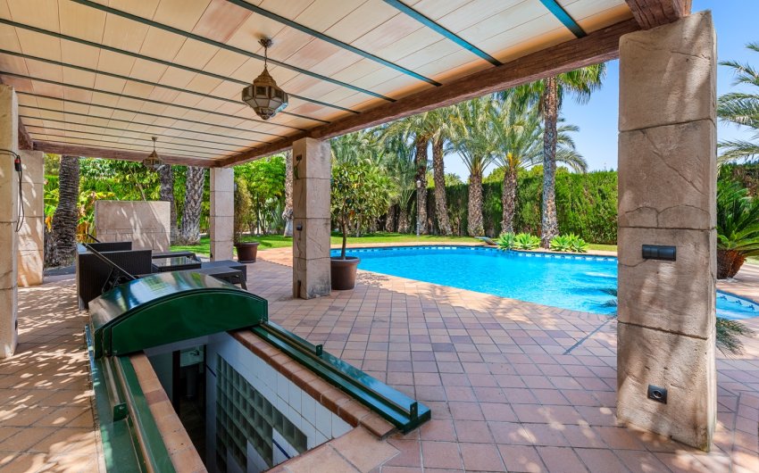 Herverkoop - Villa -
Elche