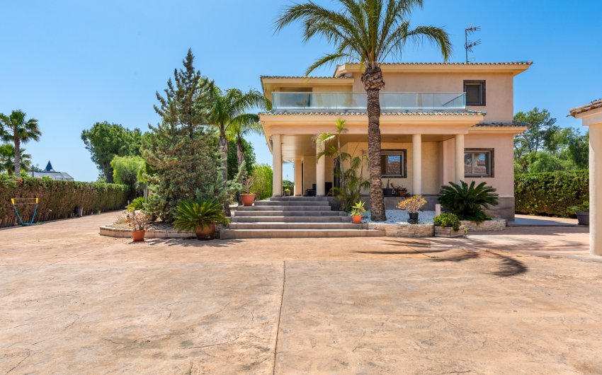 Herverkoop - Villa -
Elche