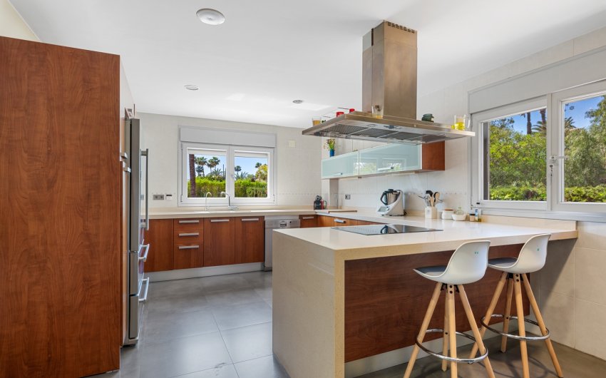 Herverkoop - Villa -
Elche